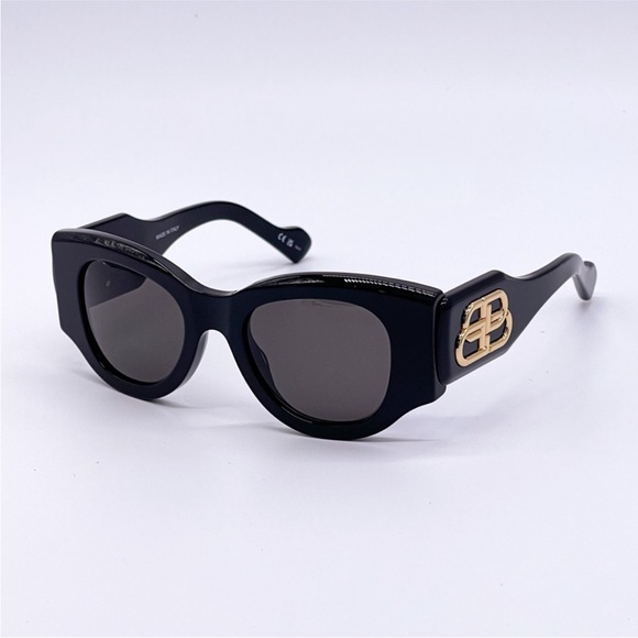 NEW BALENCIAGA BB007OS
006 OVERSIZED BLACK WOMEN SUNGLASSES
BALENCIAGA - Picture 3 of 5